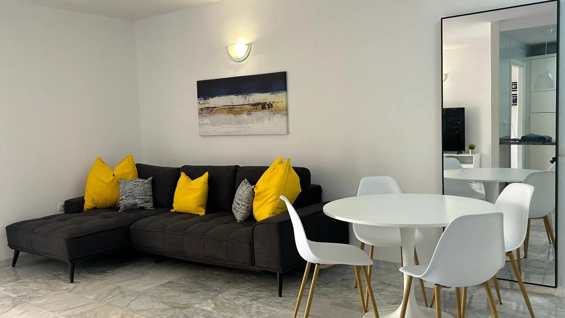 2 Bedroom Apartment In Los Cristianos K210 Spanien