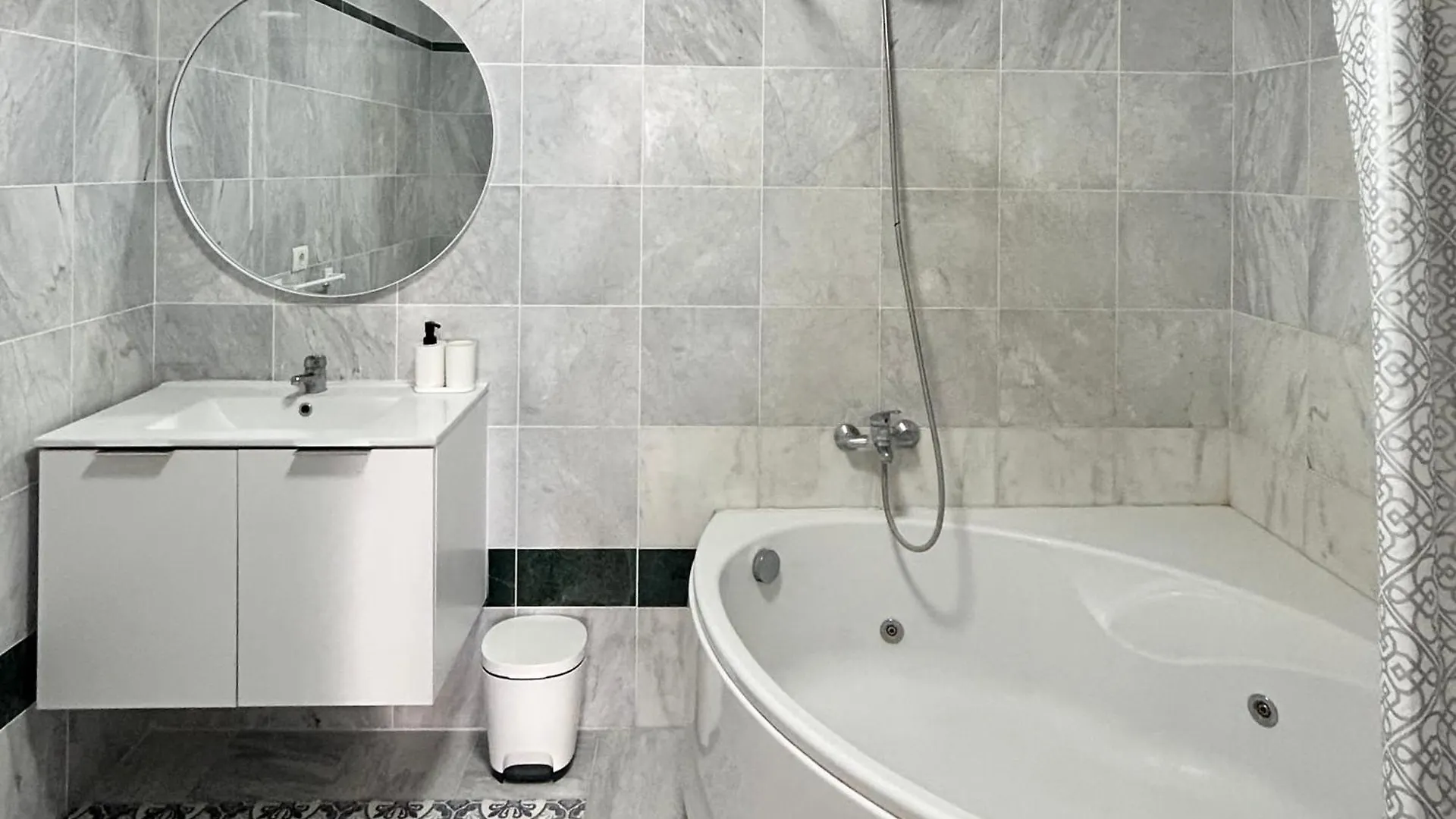 2 Bedroom Apartment In Los Cristianos K210 0*, Los Cristianos (Tenerife)